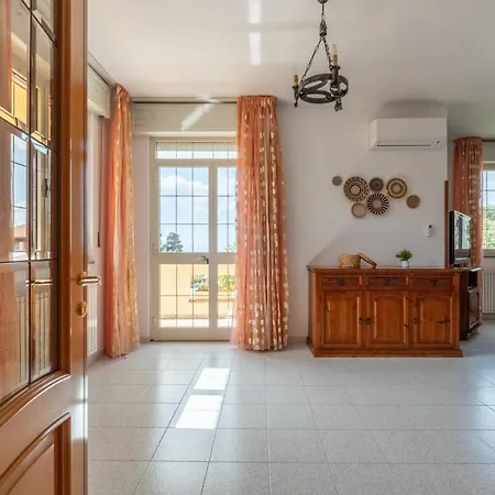 Casa Laura, Country House, Dolianova